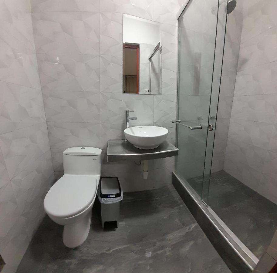 Ronald Hotel Churin Bagian luar foto